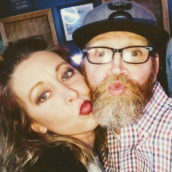 Meet your Posher, Kindra - Picture 1 of 1